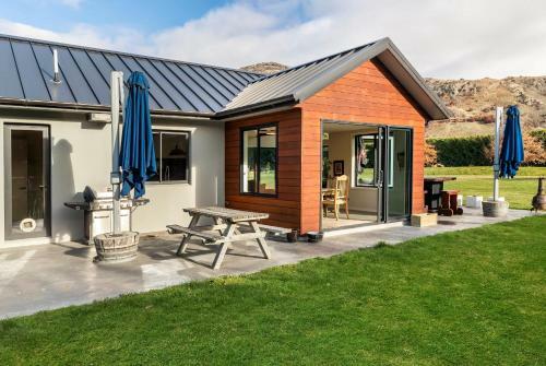 Travellers Retreat Live The Dream