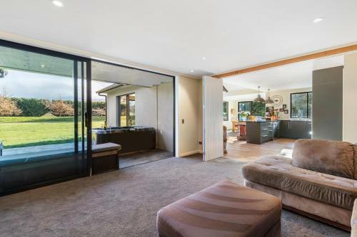 Travellers Retreat Live The Dream