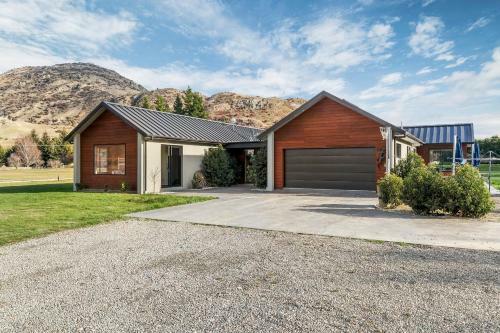 Travellers Retreat Live The Dream