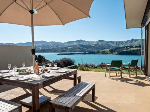 Kotare Point Paradise - Akaroa Holiday Home