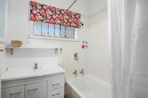 Silkwood Cottage - Richmond Holiday Home