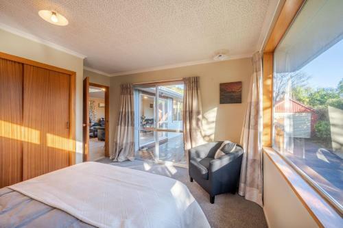 Woodills Wonderland - Akaroa Holiday Home