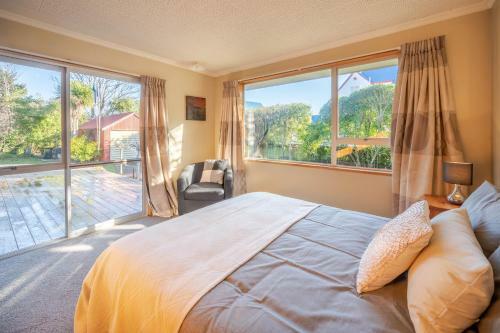 Woodills Wonderland - Akaroa Holiday Home