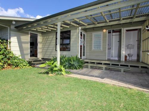 Front Bach Hideaway - Hahei Holiday Home