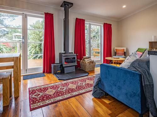 Old Railway Cottage - Ohakune Holiday Home