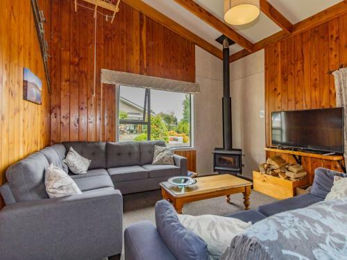 Bluebird Spa Chalet - Ohakune Holiday Home