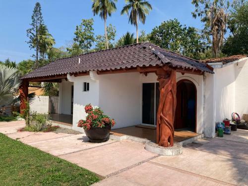 Bed & Breakfast Ixtapa Home By The Beach
