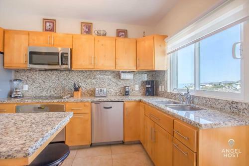 Apartamento Couples Oceanview Getaway Near Malec�n Plus Pool Onsite