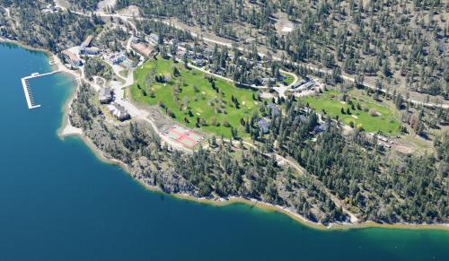 Hotel Lake Okanagan Resort