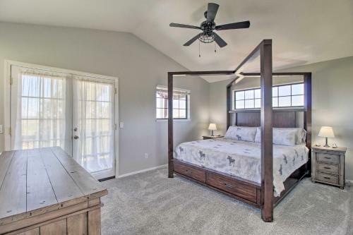 Modern Show Low Retreat With Deck And Mtn Views!