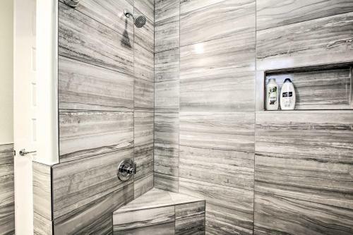 Spacious Surprise Home Near Sports Stadiums!
