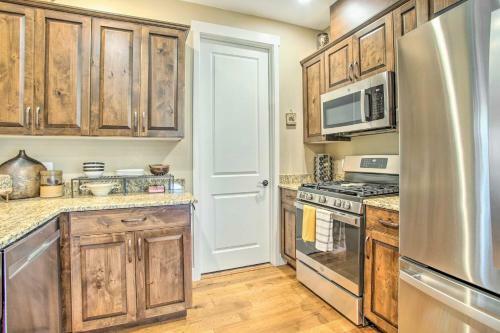 Williams Home With Patio, Gas Grill And Fire Pit!