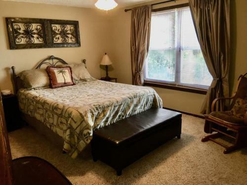 Greers Ferry Lake View Home 4br, 2ba