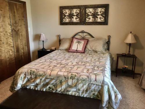 Greers Ferry Lake View Home 4br, 2ba