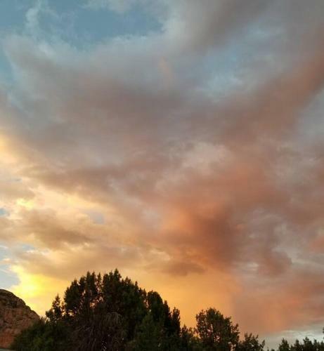 3 Bedroom With Stunning Red Rock Views! Walk To Trails!