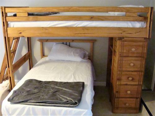 Villa Amazing Views, Family Fun, Private Dock, Sleeps 16