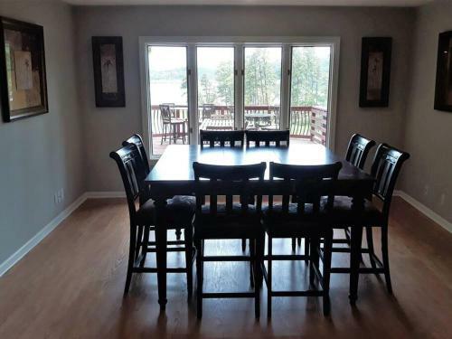 Villa Amazing Views, Family Fun, Private Dock, Sleeps 16