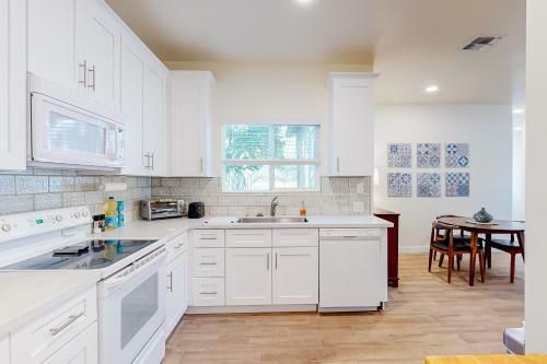 Sweetwater Guesthouse