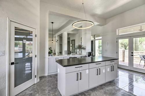 Tucson Desert Oasis With Private Pool And Patio!