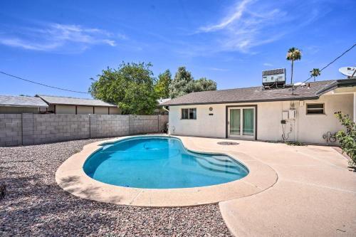 Scottsdale Abode With Pool - 3 Mi To Old Town!