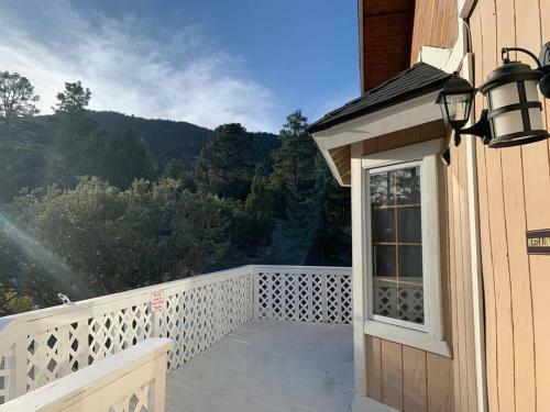 Mt Shasta Cabin Retreat