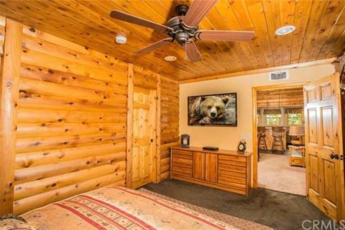 Peaceful Cabin Home With Breathtaking View!