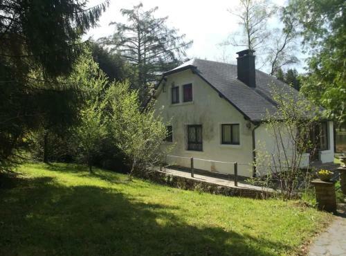 Propriete Bordee D'etangs, Propice A La Detente