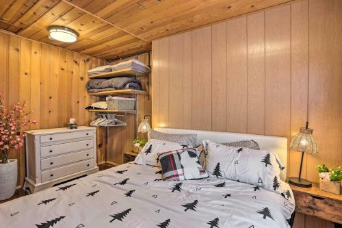 Cozy Big Bear Cabin With Decks Walk To Lake!
