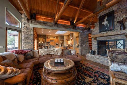 10 - Wild Horse Estate Cabin