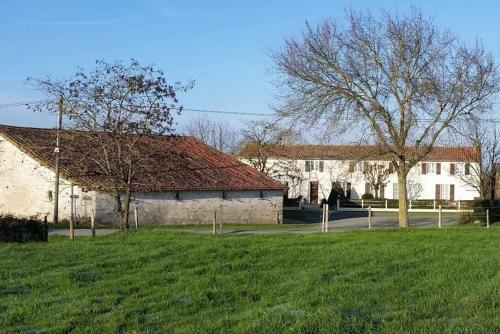 G�te � La Ferme - La Nerri�re