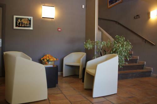 Aparthotel Logis Le Mas De Jossyl