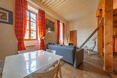 Apartamento Clasificado 2 Estrellas En El Coraz�n Del Centro Hist�rico De A