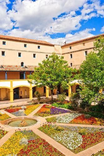 Arles : Agr�able Maison De Ville Proche Des Ar�nes