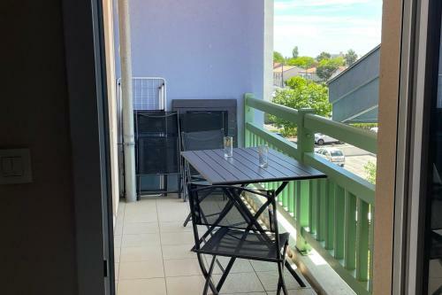 Apartamento Modern Apt With Balcony Near The Port