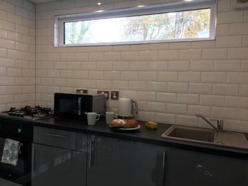 P23 - Studio Pod With Hot Tub