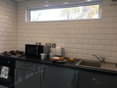 P23 - Studio Pod With Hot Tub