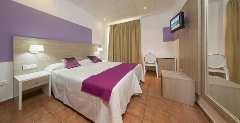 Hostal Adelino