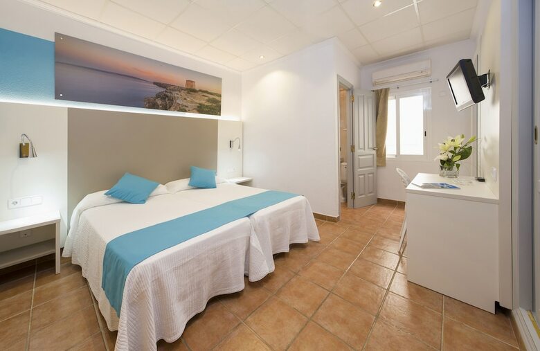 Hostal Adelino