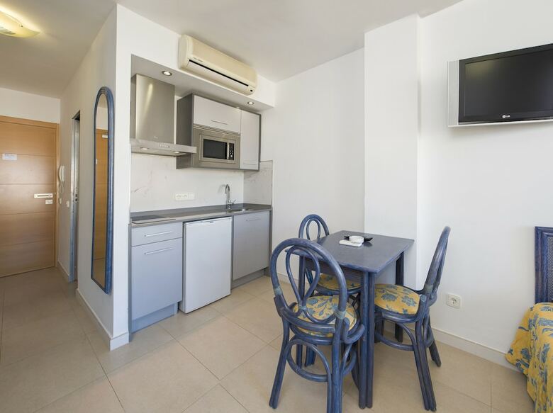 Apartamentos Playa Bella