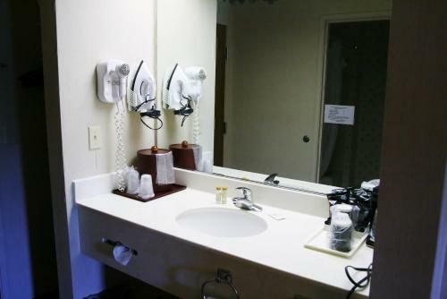 Hotel National Heritage Inn And Suites