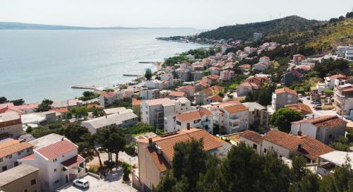 Sea And Mountain View Apartments