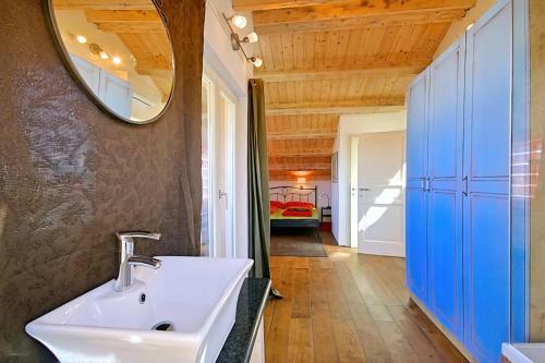 Romantic Villa Leon With Private Pool & 5 Bedrooms