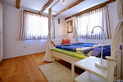 Romantic Villa Leon With Private Pool & 5 Bedrooms