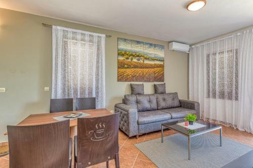 Hostal Apartments Noel Funtana