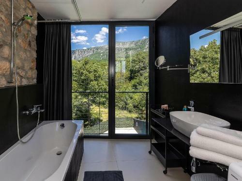 Modern Holiday Home In Grizane With Private Pool