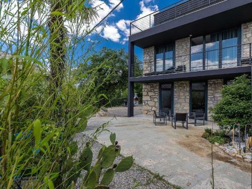 Modern Holiday Home In Grizane With Private Pool