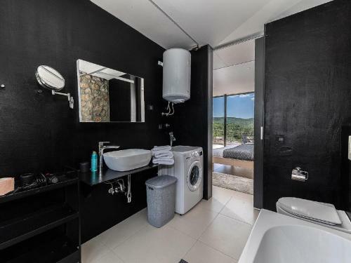 Modern Holiday Home In Grizane With Private Pool