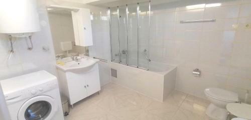 Apartment Andy In Imotski, Gym & Pool