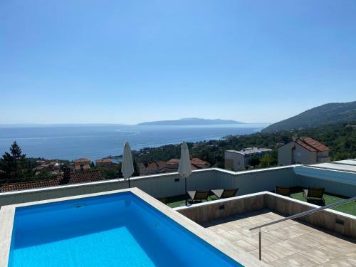 Apartment Stella - Rooftop Swimming Pool