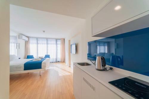 Batumi Colored Pebbles Beach & Sea View Aparthotel